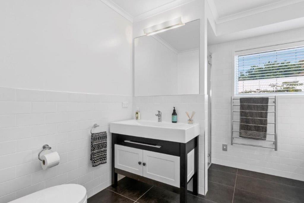 Stunning Tranquil Home With Green Space Views Mount Maunganui Dış mekan fotoğraf