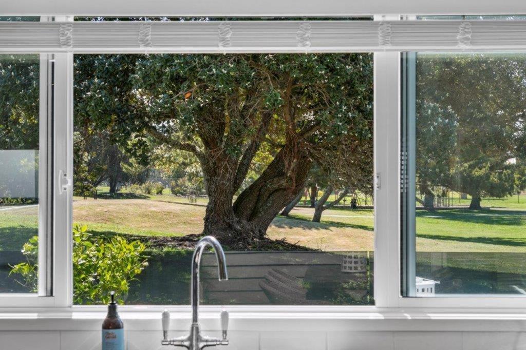 Stunning Tranquil Home With Green Space Views Mount Maunganui Dış mekan fotoğraf